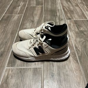 Women new balance size 6